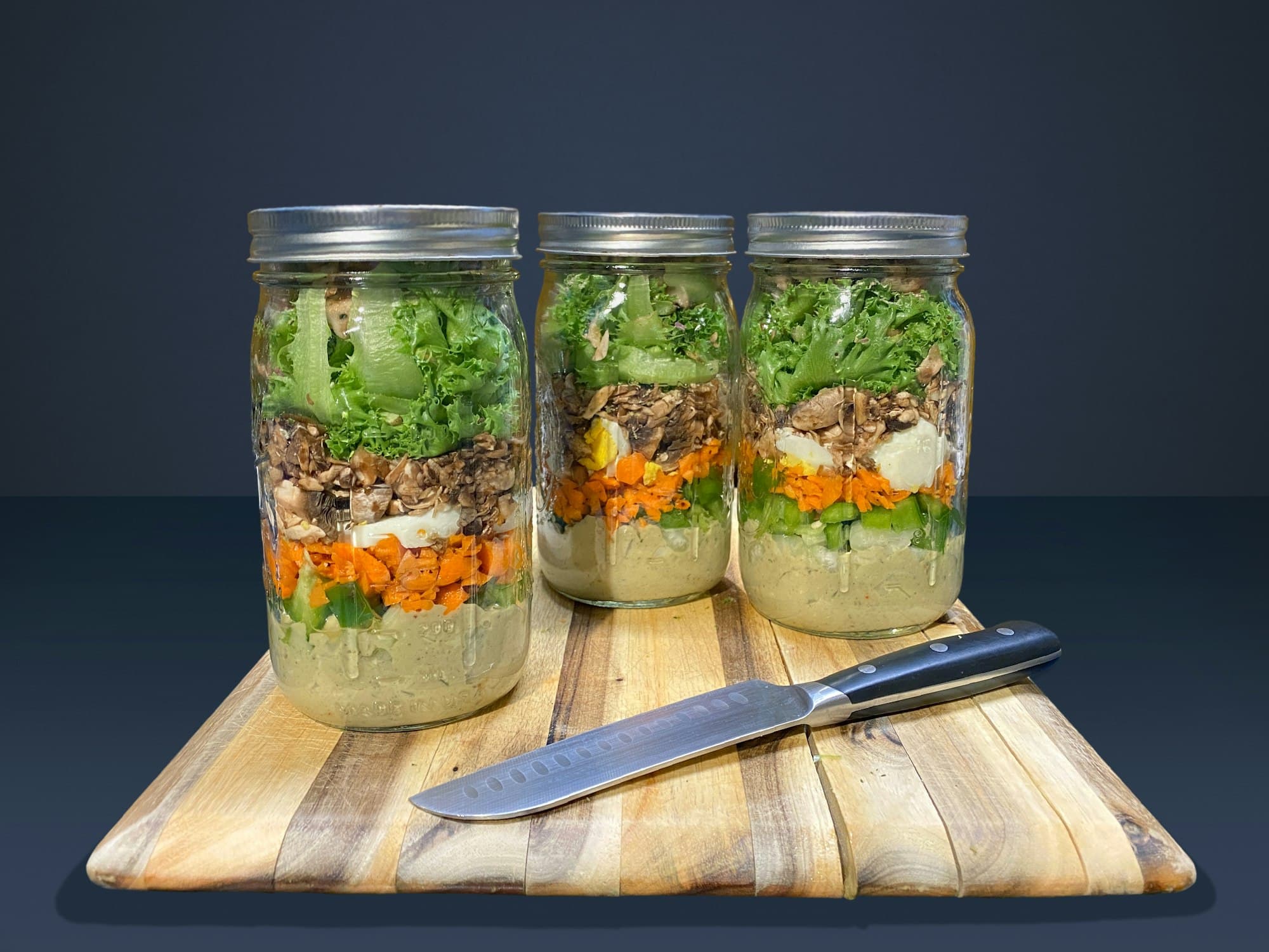 Make Everyone Jealous with these mason jar salads