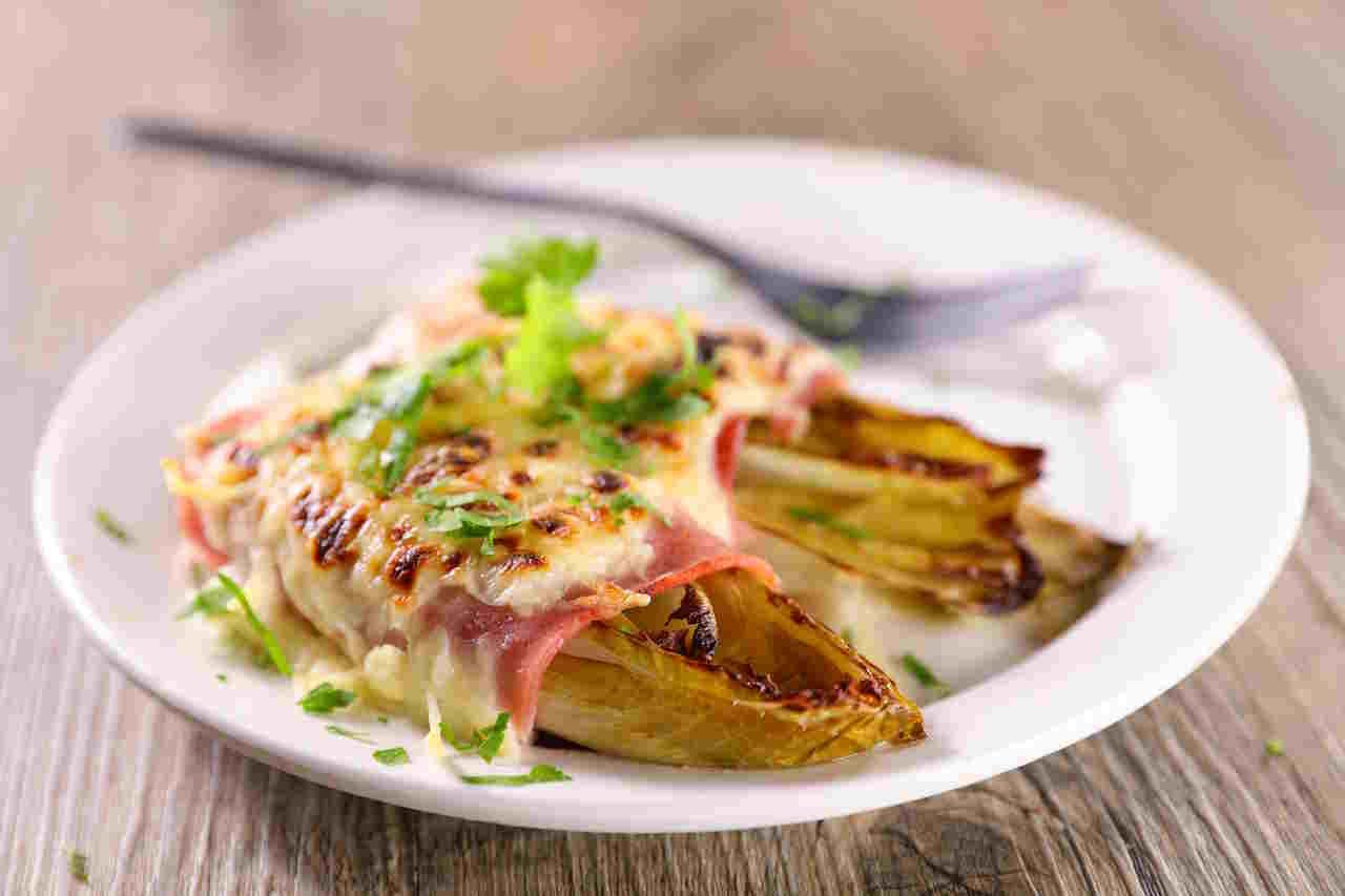Endives au jambon gratinées Baked endives with ham and cheese
