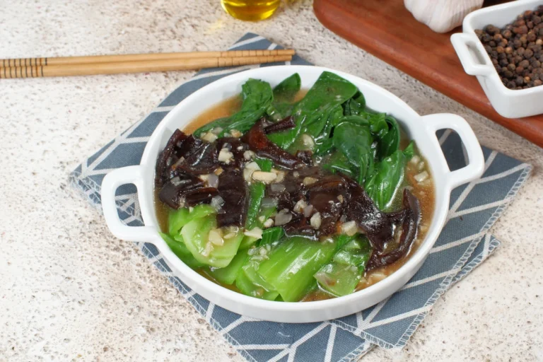 Soupe alléchante au bok choy