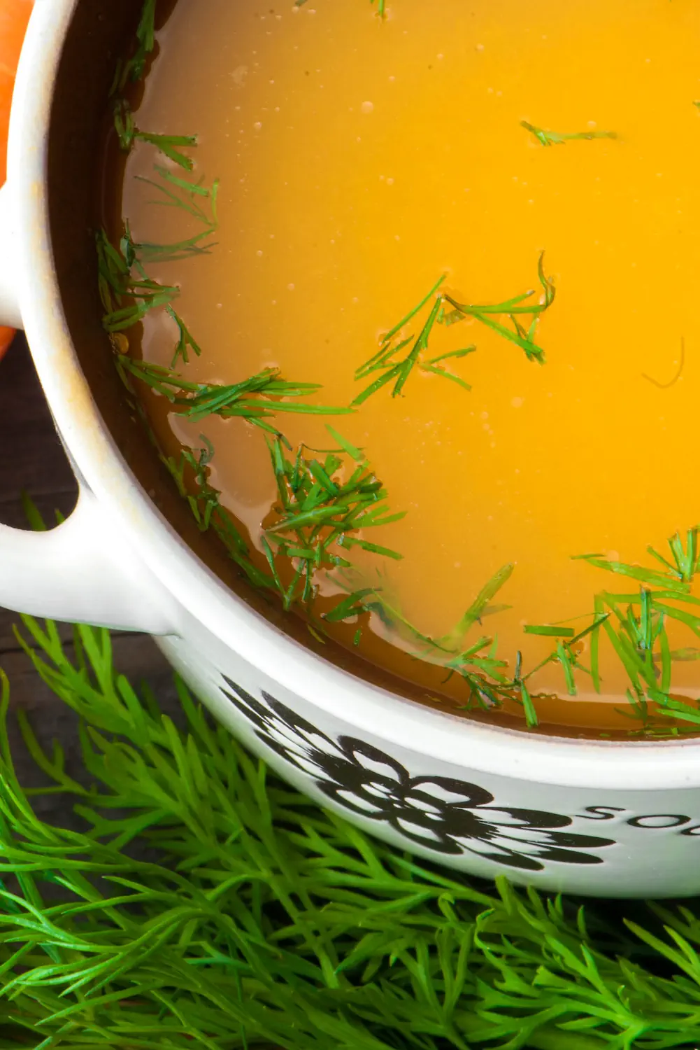 Soupe de poulet juive de Bubbe