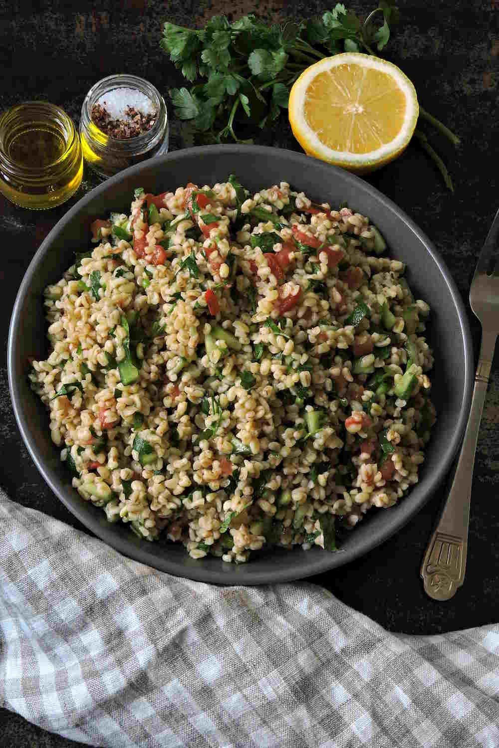 Taboulé libanais | Fresh tabbouleh salad with herbs